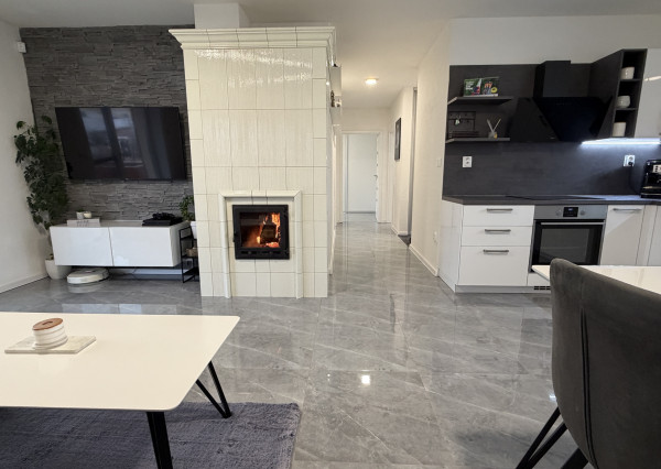 Moderný dom s atmosférou: Jelka, keramická pec, klíma, záhrada