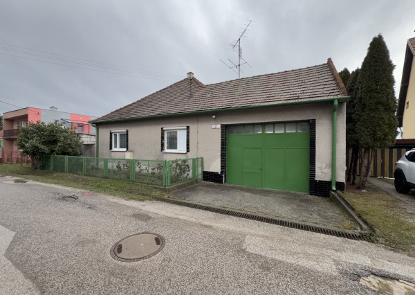 Zachovalý rodinný dom s veľkým potenciálom v obci Dubová