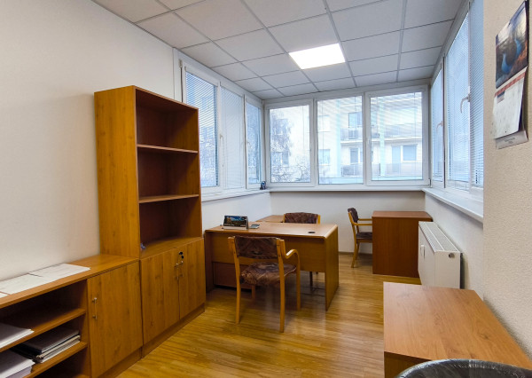 NA PRENÁJOM PRIESTORY v DP, 35 m2, Humenné v Centre