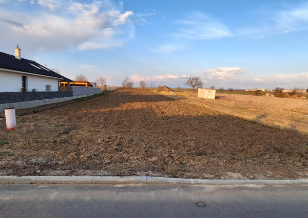 (F014-014-MAPO)Predám stavebný pozemok 1442m²,Veľké Kostoľany