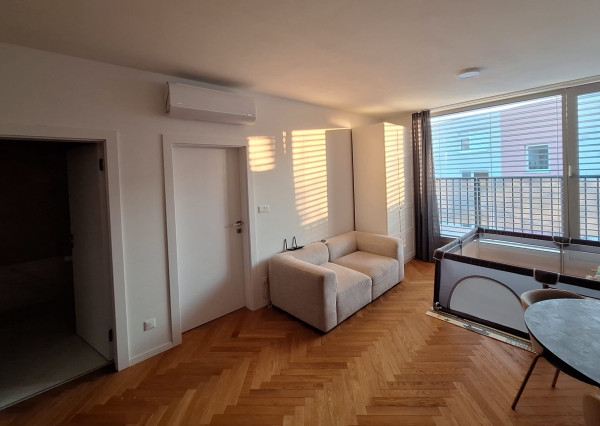 Na prenájom 2 izbový byt Janka Kráľa, Nitra