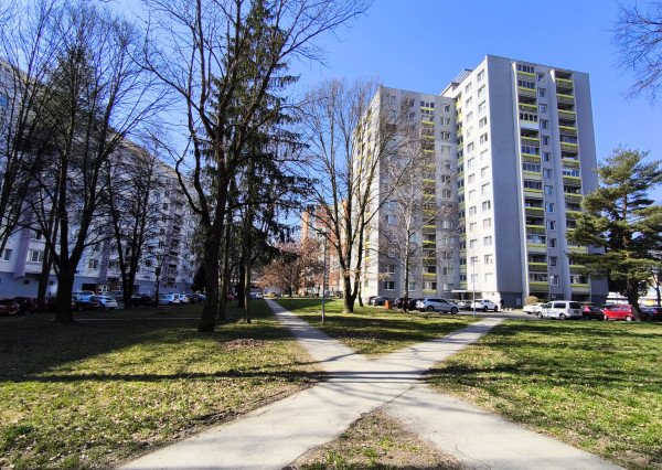 Trojizbový byt, Humenné