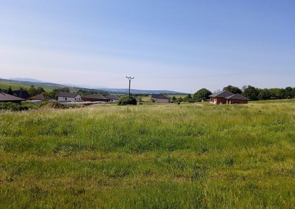 Ponúkame na predaj pozemok v celku 3960 m2 (F006-14-MATO)