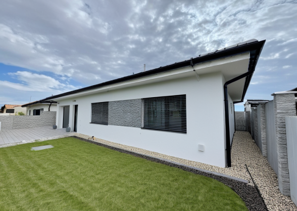 4-izbový dom v prémiovej štvrti Štvorlístky: Iba 5 minút od Trnavy, kompletná vybavenosť a dokonalý kľud!