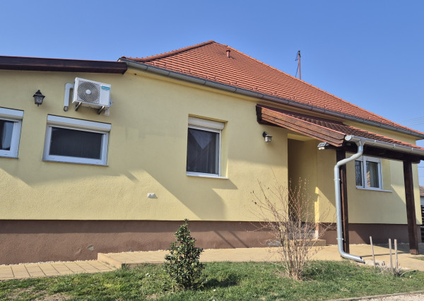 (F163-012REMA) Rodinný dom  – Győr (Győrszentiván)