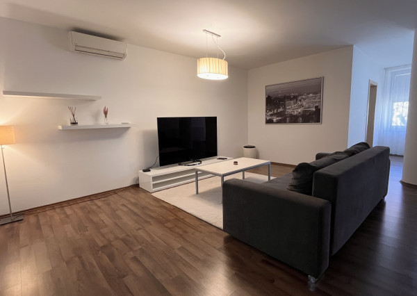 Prenájom - veľký 2 izbový byt v centre mesta, Nitra