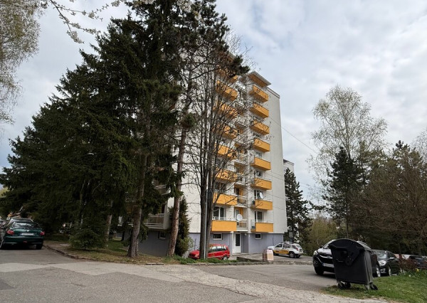 Predaj - 4 izbový byt, Banská Bystrica - Rudlová