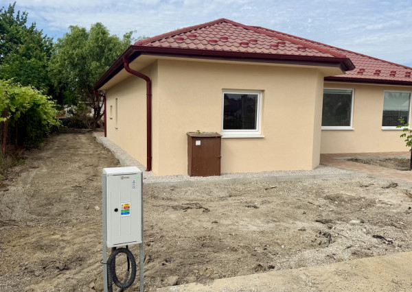 Na predaj 4-izbový rodinný dom v centre obce Trhová Hradská