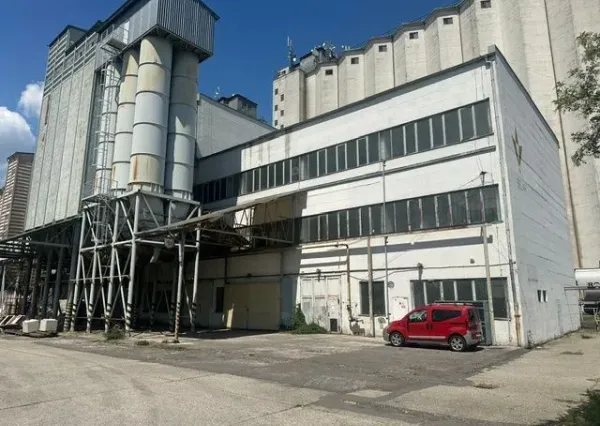 Priemyselný areál  (Dohodou) alebo dlhodobý prenájom