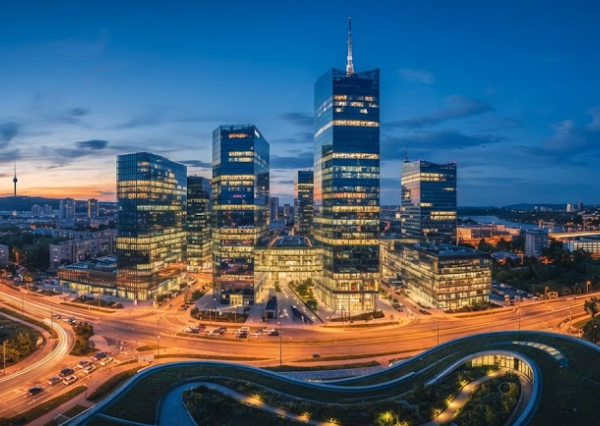 Exkluzívny  4 izbový byt na predaj - výnimočná lokalita Mlynské Nivy