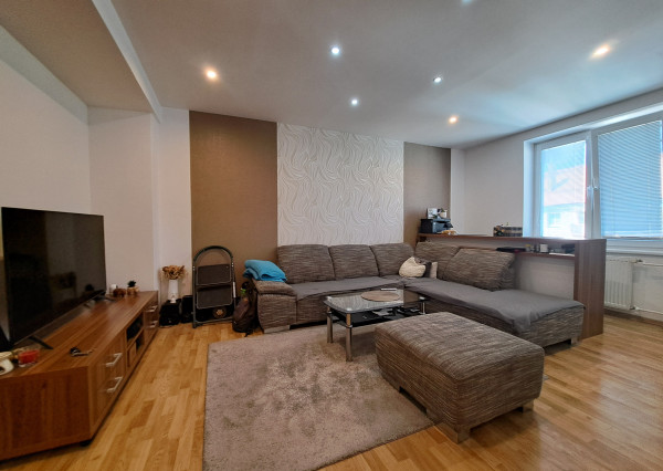 Kompletne zrekonštruovaný 2-izbový byt s balkónom – Dobrianskeho, Humenné