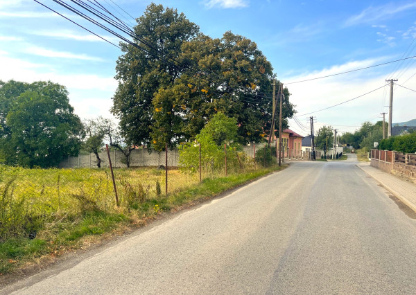 Abran-ovce férovo pekný pozemok všetky IS (F801-14-ANM)