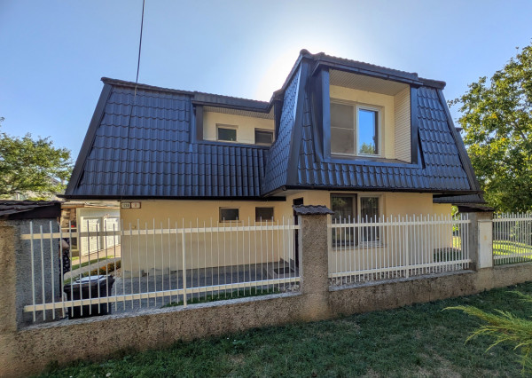 Predaj rodinného domu - Bánovce nad Bebravou (001-12-ANZI)