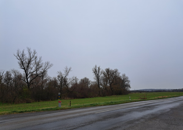 orná pôda pri hlavnej ceste