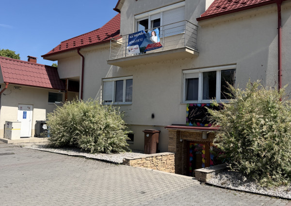 EXKLUZÍVNA PONUKA: Prenájom 7-izbový rodinný dom na Veľkoblahovskej ulici