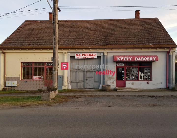 Ponúkame Vám na predaj pozemky a domy.