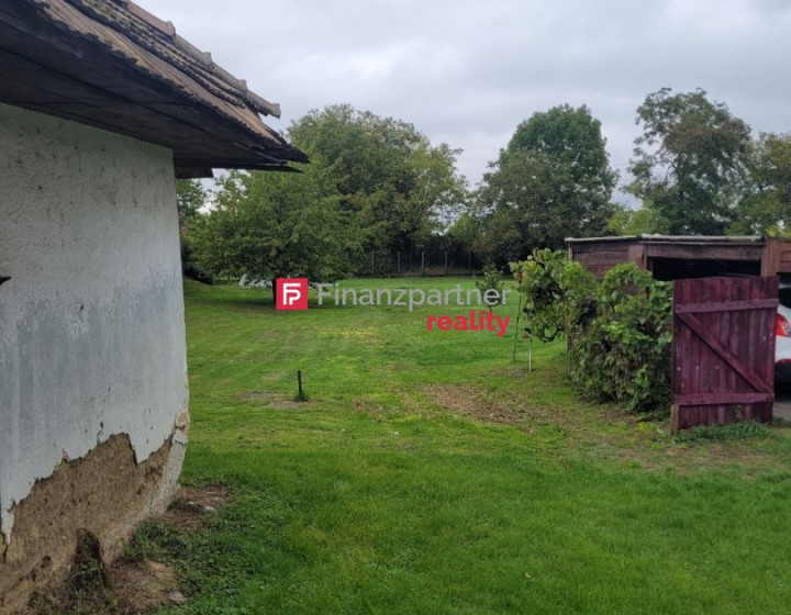 Ponúkame Vám na predaj pozemok v Šuranoch