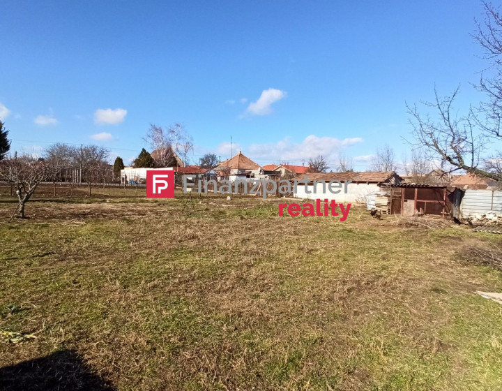 Stavebný pozemok 713m2, Pata s výjazdom na R1-NR-TT, okres Galanta, 3D