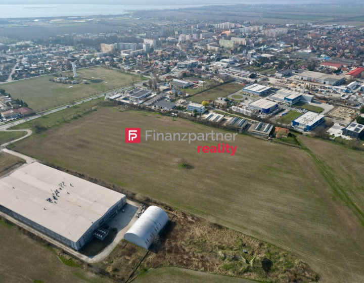 Exkluzívne na predaj priemyselný pozemok o rozlohe 10265 m2