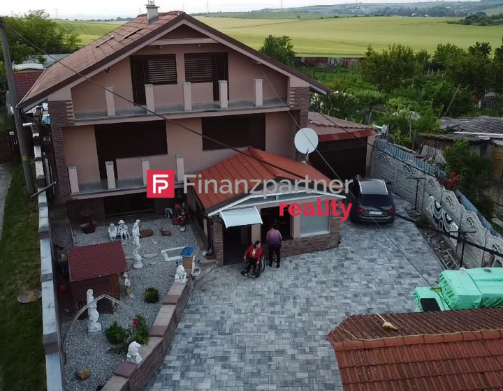 Ponúkame Vám na predaj dom - vilu v Dvorníkoch, VIDEO
