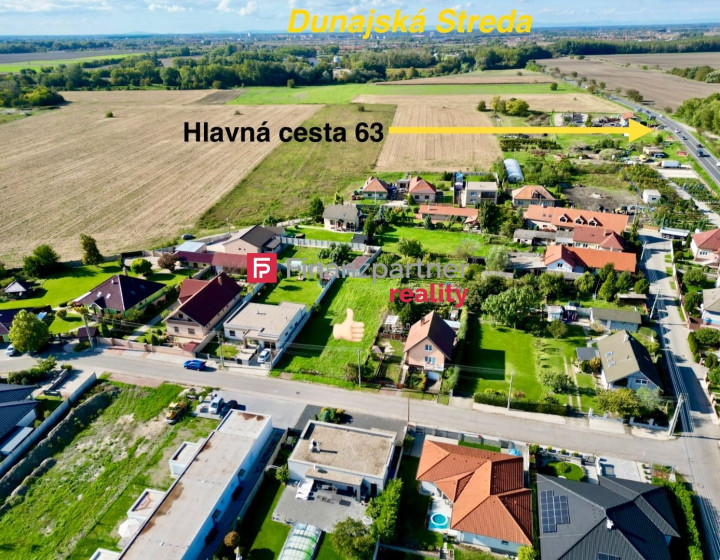 Na predaj stavebný pozemok 883 m2 so stavebným povolením