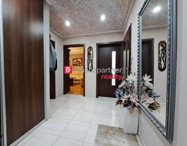 -PREDANÝ- Veľmi pekný trojizbový byt