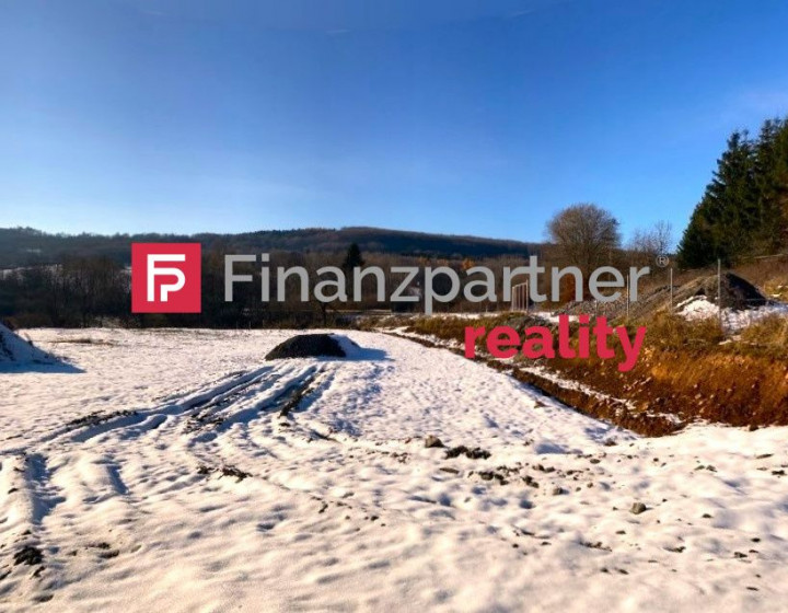 Rozľahlý slnečný pozemok v obci Stará Huta, okres Detva