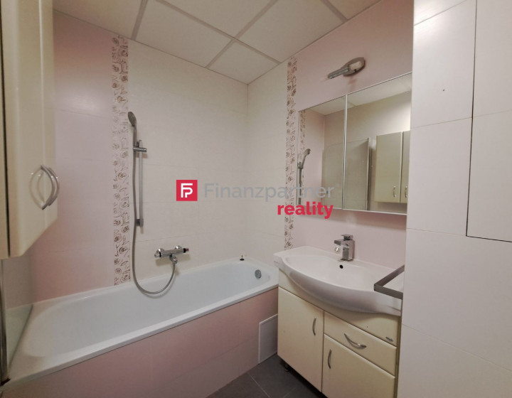 Predaj 2,5 izbový byt  sídl. III, predaný