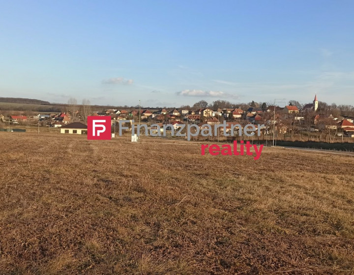 Stavebný pozemok 6,3 áru a 7,2 áru neďaleko NR, TO, HC, PN