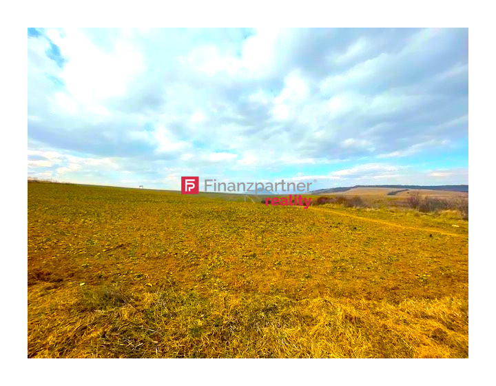 Stavebný invest. pozemok zahrnutý v územnom pláne mesta -Rúrky (F595-14-ANM)