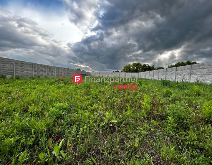 Pozemok v obci OKOČ (Opatovský Sokolec) (F001-014-ESJAaE)