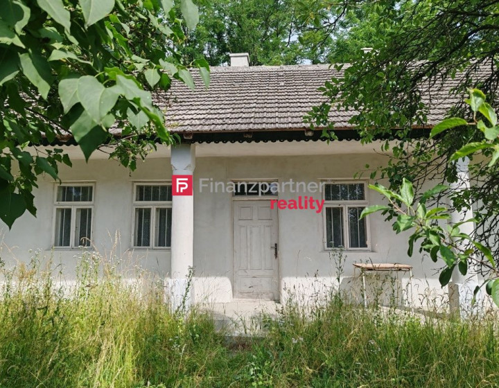 NOVINKA! Historický rodinný dom na polosamote,pozemok 3930 m2, Borský Mikuláš