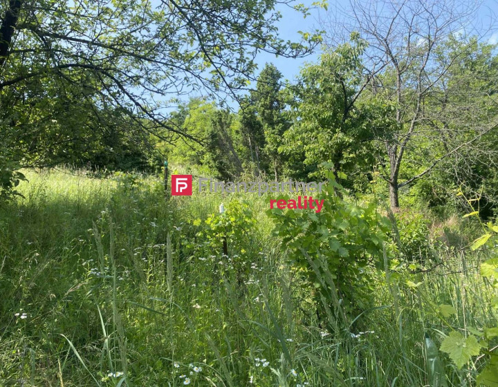 Na predaj pozemok v obci Kaluža pri Zemplínskej Šírave