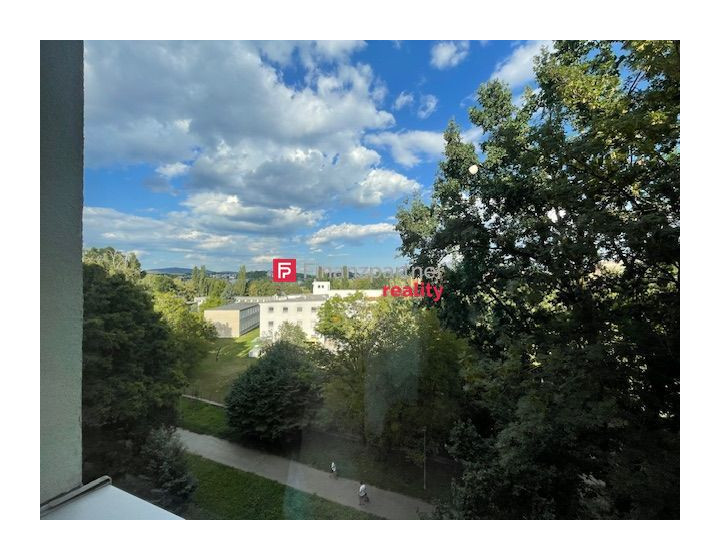 Bezbariérový 1 izb byt v perfektnej časti na začiatku SIII. (F656-111-ANMi)