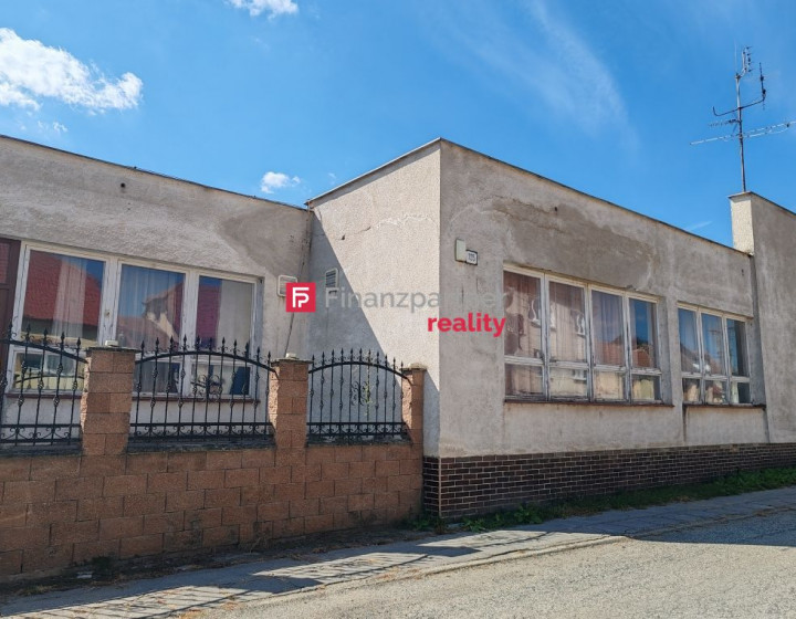 Investičná príležitosť! Budova na predaj-po.1027m2 Koválov