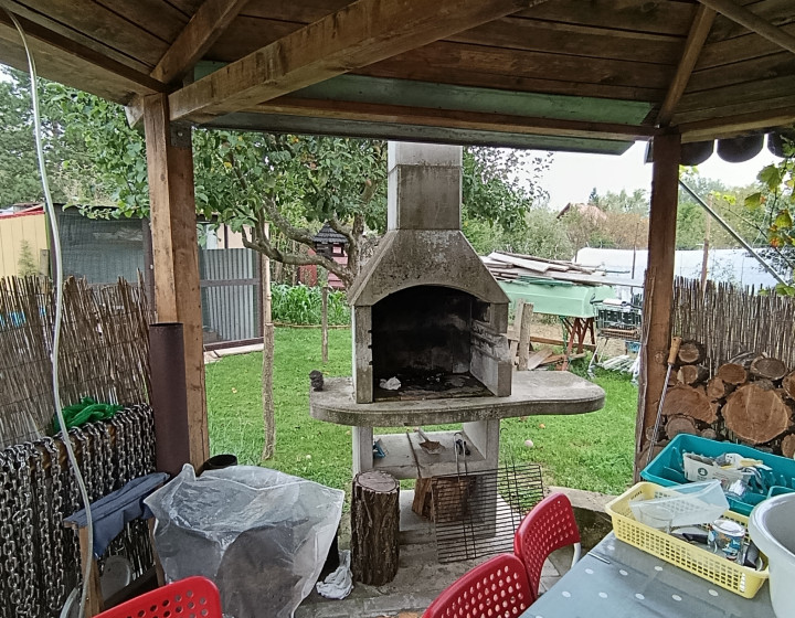 Oáza pokoja, chata so záhradou, Sereď