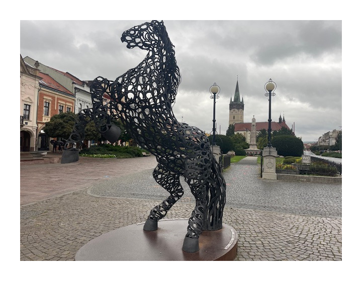 Pod konkatedrálou v pešej zóne klimatizovaný 2izb podkrovný apartmán  (F271-112-ANM)