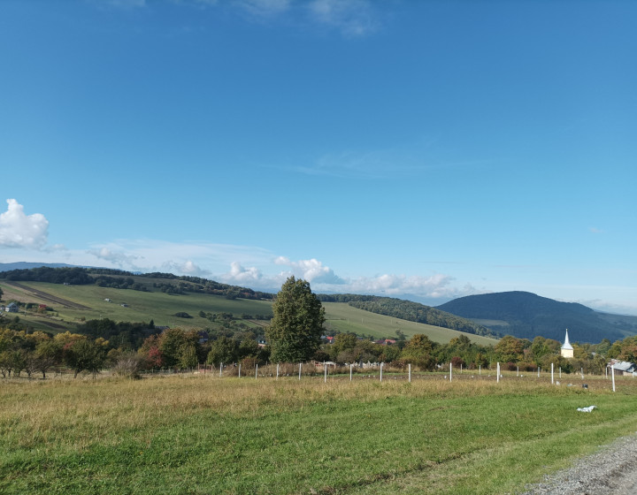 Stavebný pozemok so základovou doskou v Jakovanoch . /F141-14-ALPO/
