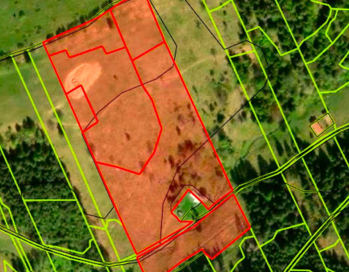 Stavebný pozemok 3,15 ha so stavebným povolením.