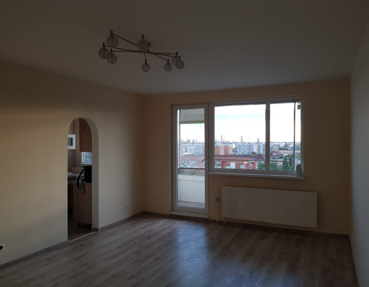 INVESTIČNÁ PRÍLEŽITOSŤ: 2-izbový byt s výhľadom a kompletnou občianskou vybavenosťou