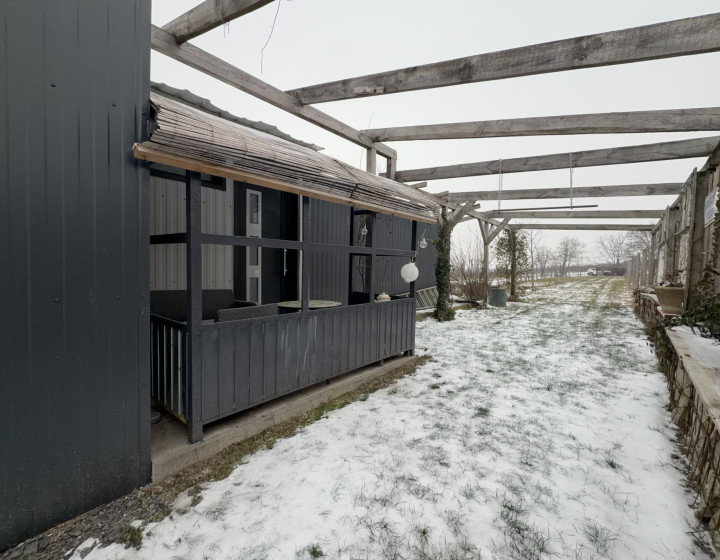 Dubová: Chata 50m2, pozemok 1156m2, siete, super cesta!