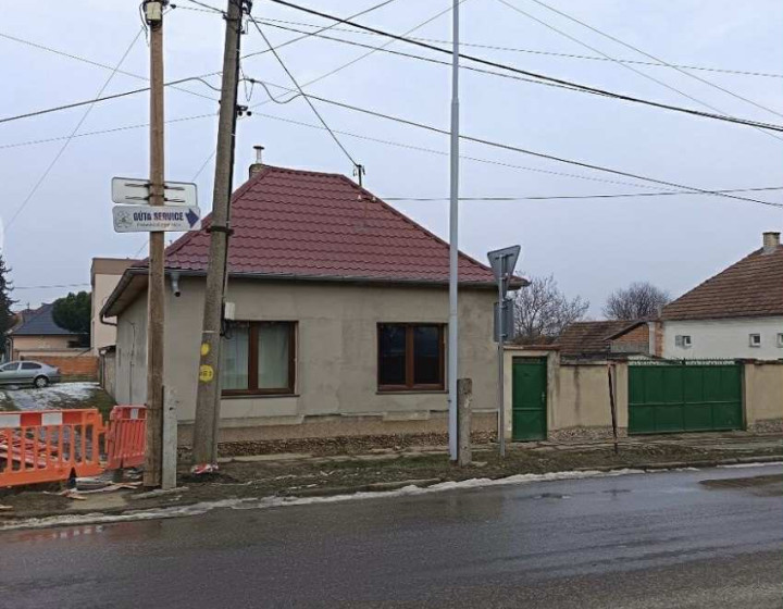 (F002-012-GEKAa) 4 izbový rodinný dom v Kolárove