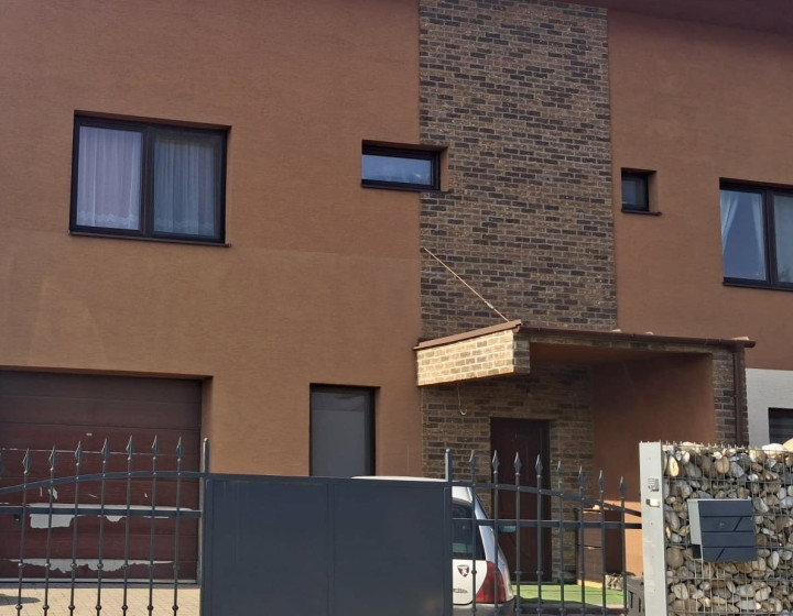 Na predaj: 4-izbový poschodový rodinný dom Lehnice