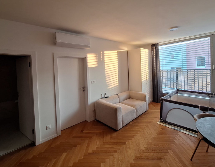 Na prenájom 2 izbový byt Janka Kráľa, Nitra