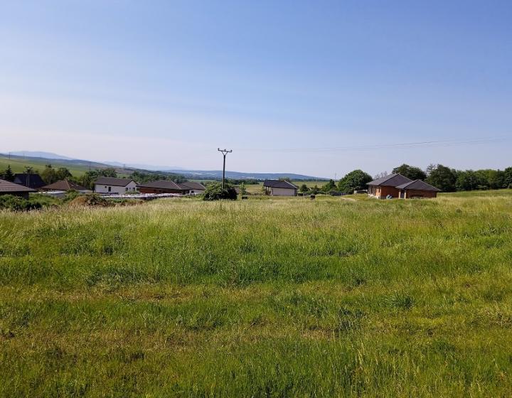 Ponúkame na predaj pozemok v celku 3960 m2 (F006-14-MATO)