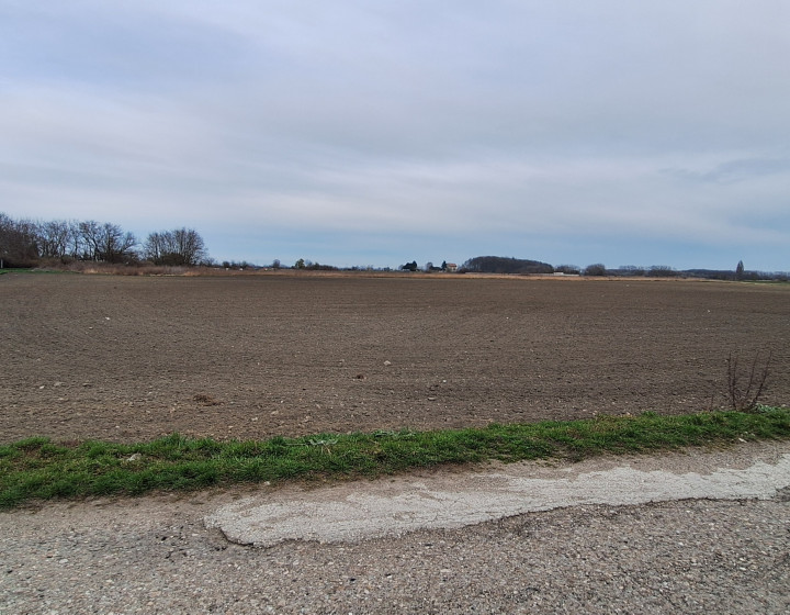 (F015-014-MAPO)Predám pozemok 28,078m²-Čierna Voda/Galanta