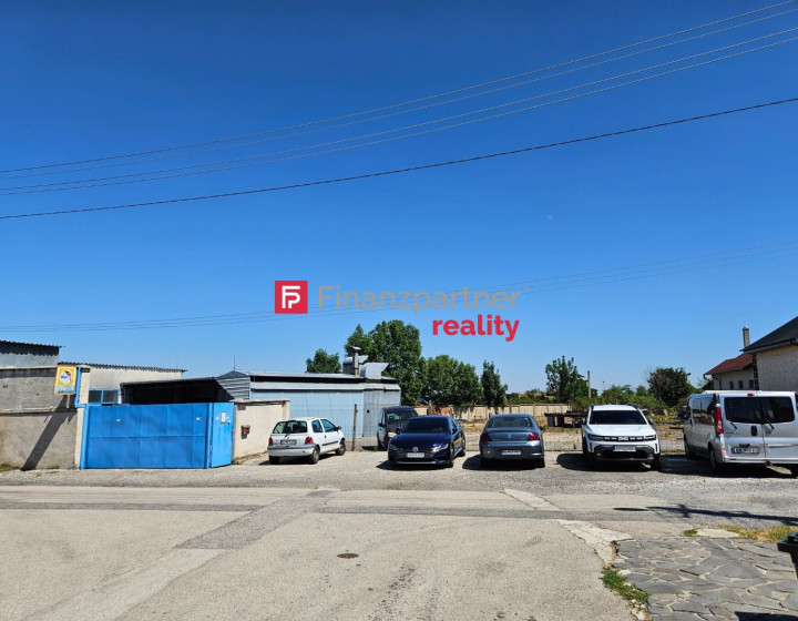 Priemyselný areál s 3 halami a kanceláriami 828m² (159 000e)