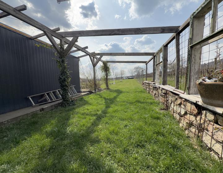 Dubová: Chata 50m2, pozemok 1156m2, siete, super cesta!