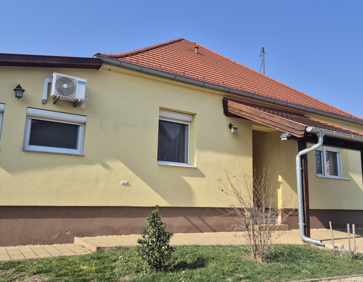 (F163-012REMA) Rodinný dom  – Győr (Győrszentiván)