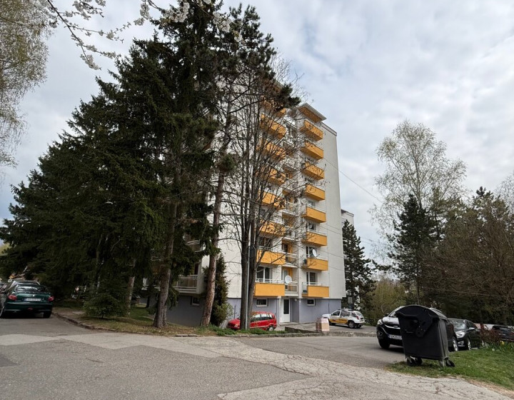 Predaj - 4 izbový byt, Banská Bystrica - Rudlová